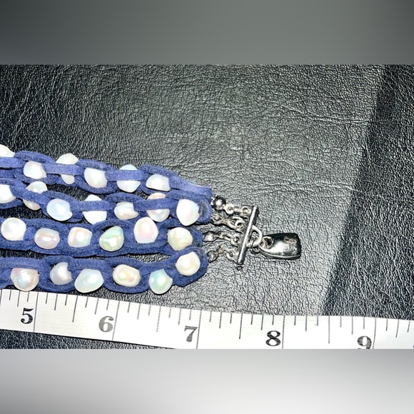 Handmade Bracelet w/Real Genuine Pearls woven into 4 navy leather straps - Picture 4 of 8